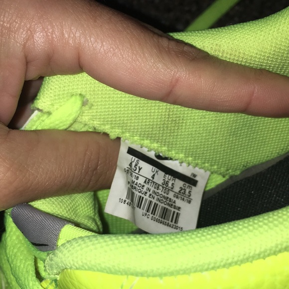 NIKE'S AIR FORCE 1 UTILITY ARRIVES IN A STRIKING "VOLT" - Picture 14 of 14